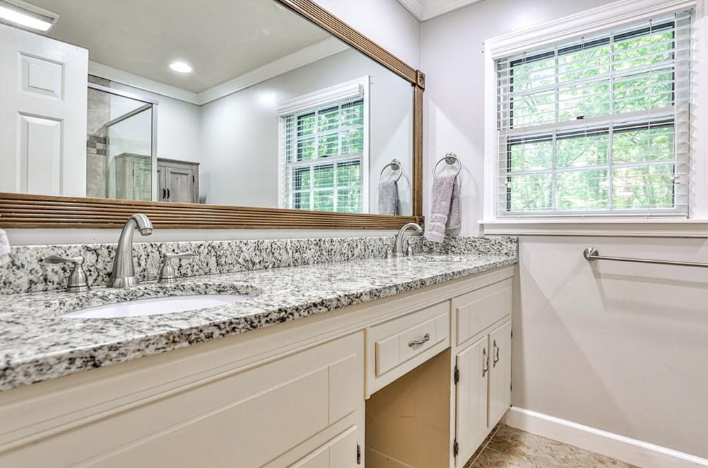 5342 Lanford Springs Ct, Lilburn GA  30047-6553 exterior