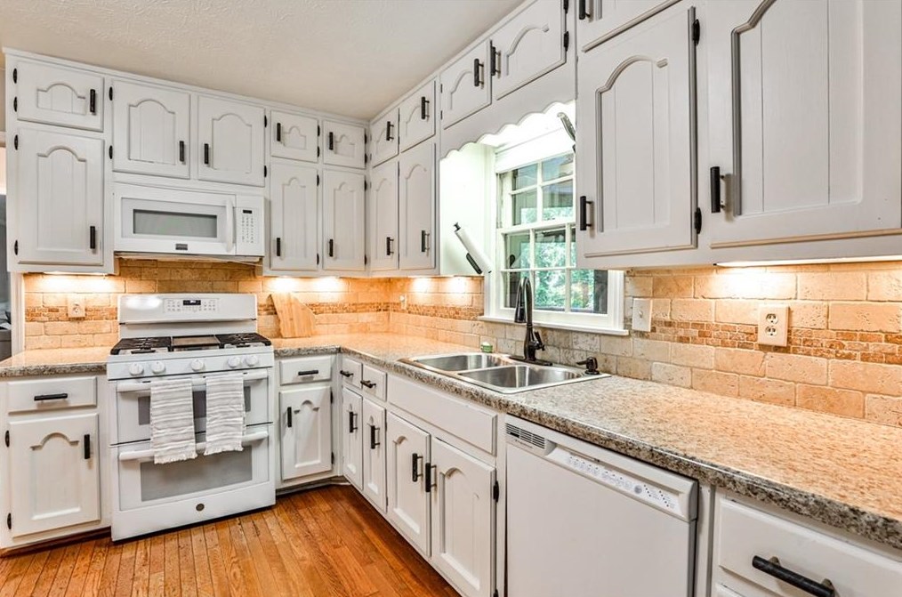 5342 Lanford Springs Ct, Lilburn GA  30047-6553 exterior