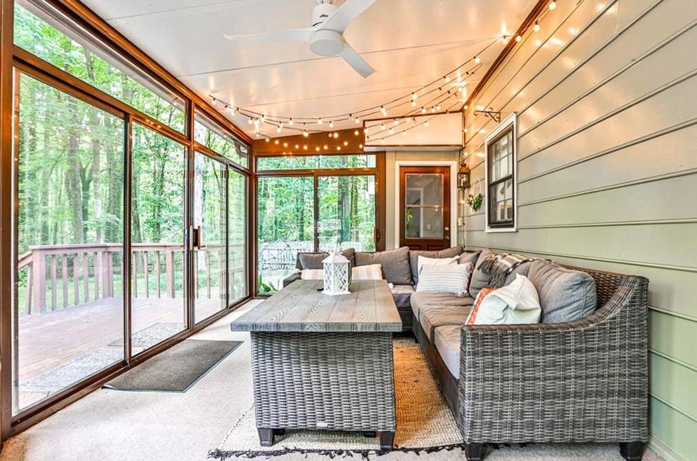 5342 Lanford Springs Ct, Lilburn GA  30047-6553 exterior