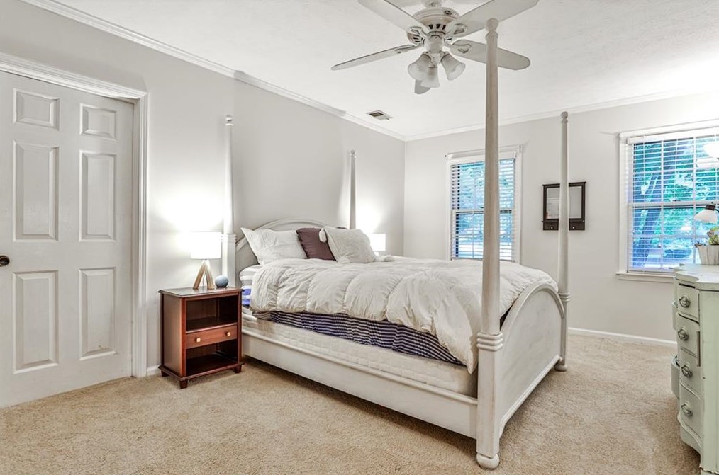 5342 Lanford Springs Ct, Lilburn GA  30047-6553 exterior