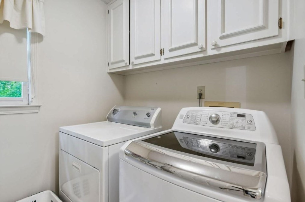 3711 Charlescrest Dr, Lawrenceville GA 30044-4858 exterior