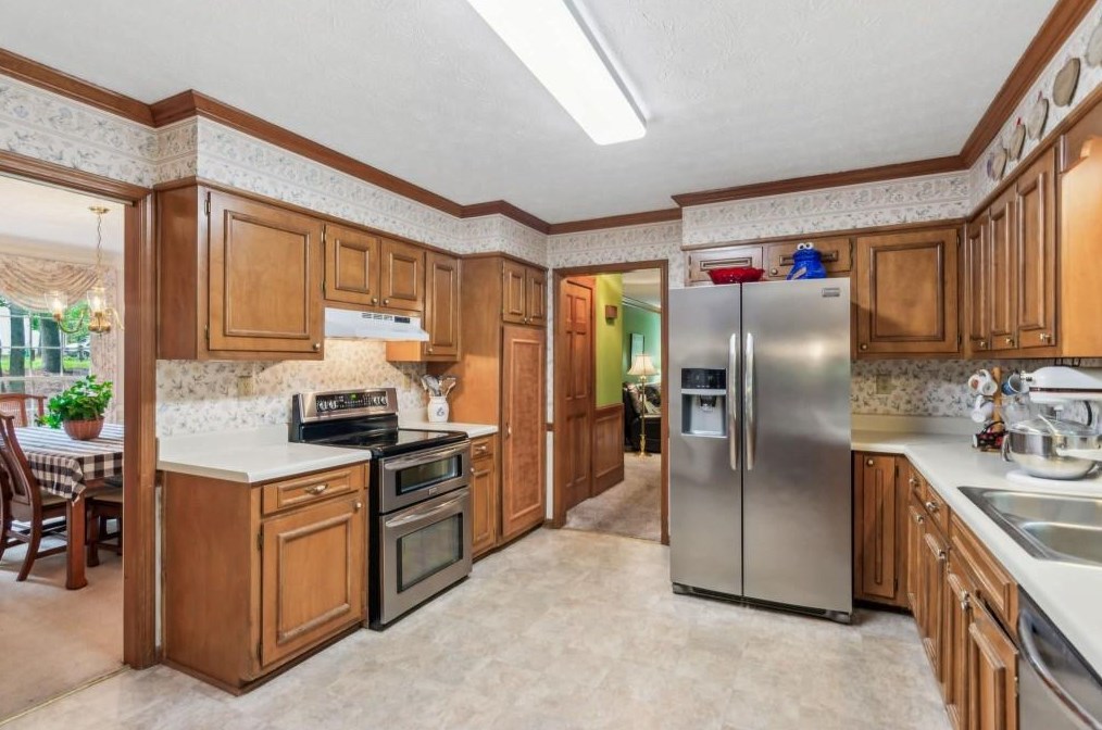 3711 Charlescrest Dr, Lawrenceville GA 30044-4858 exterior