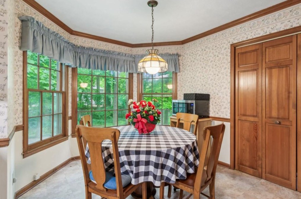 3711 Charlescrest Dr, Lawrenceville GA 30044-4858 exterior