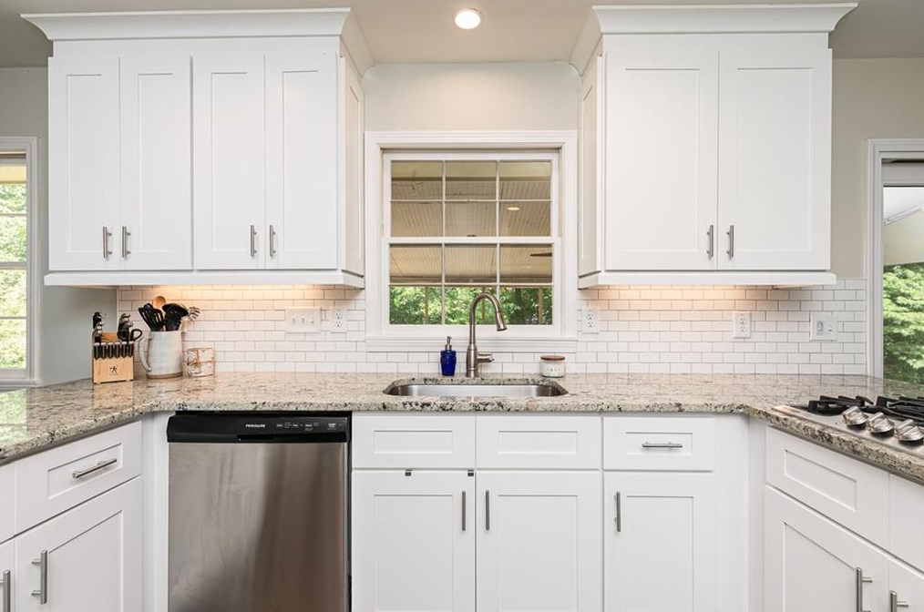 4873 Ml Brk Dr, Atlanta GA 30338-4905 exterior