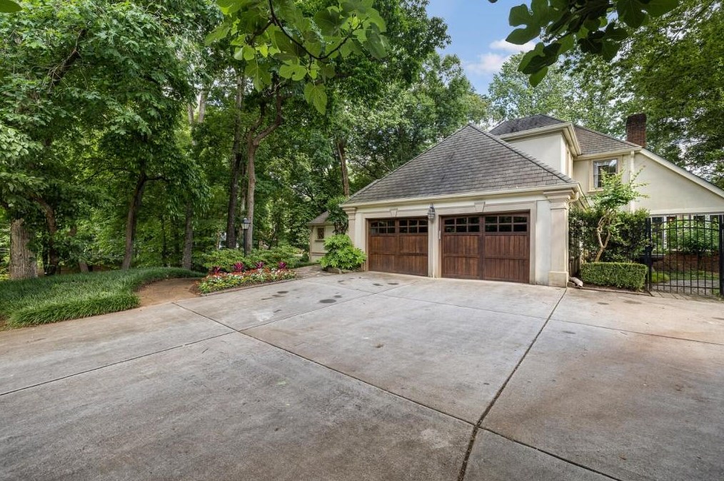 486 Mt Paran Rd, Atlanta GA  30327-3743 exterior