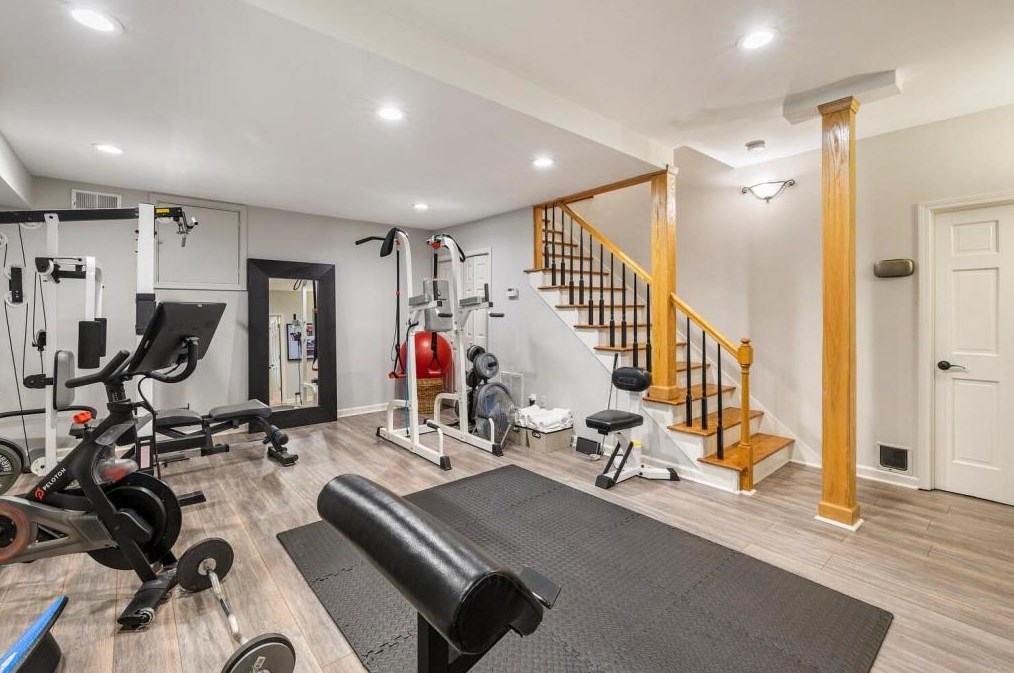 486 Mt Paran Rd, Atlanta GA  30327-3743 exterior