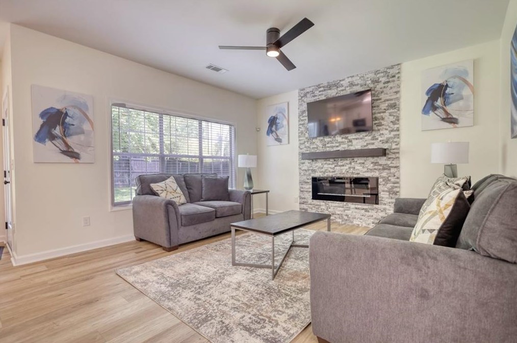 4675 Gdn City Dr, Lithonia GA 30038-6241 exterior