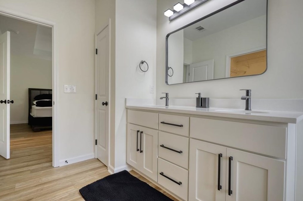 4675 Gdn City Dr, Lithonia GA 30038-6241 exterior