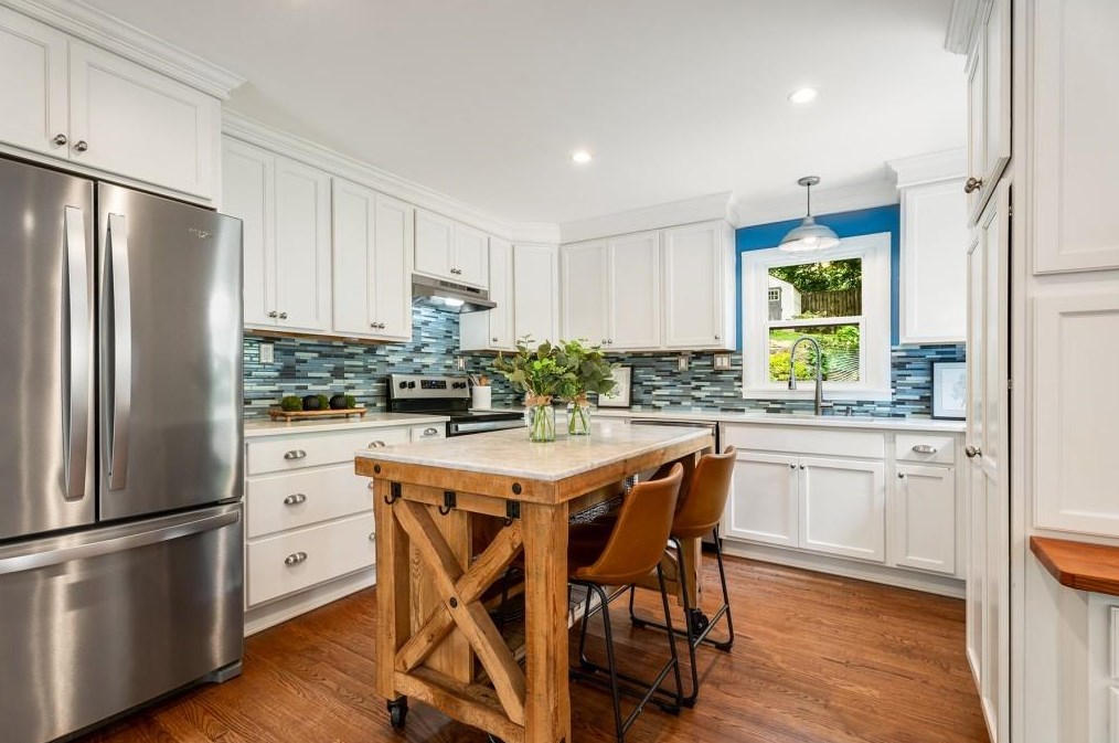 291 Deering Rd, Atlanta GA  30309-2203 exterior