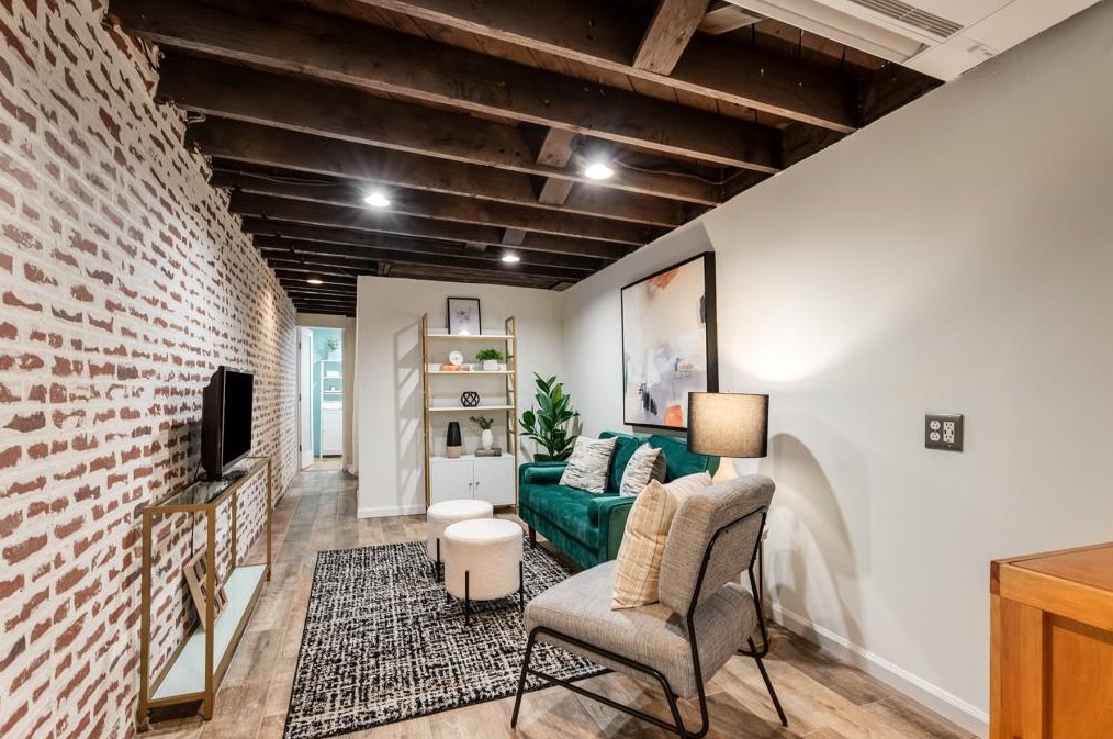 291 Deering Rd, Atlanta GA  30309-2203 exterior