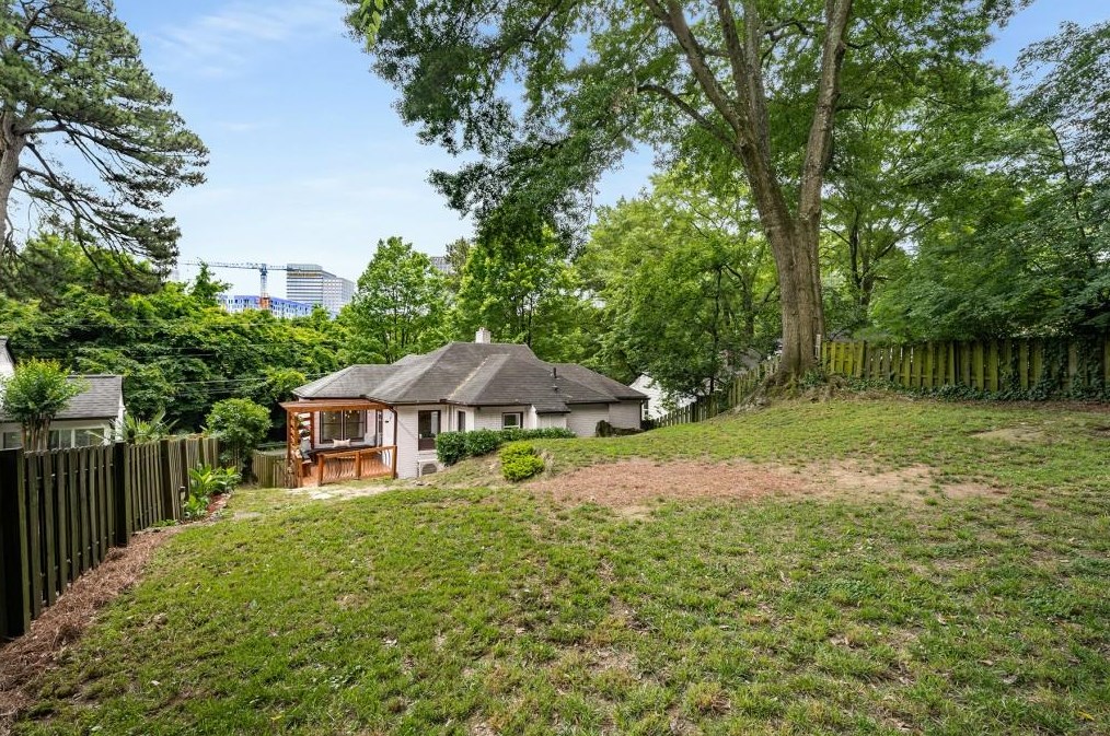 291 Deering Rd, Atlanta GA  30309-2203 exterior