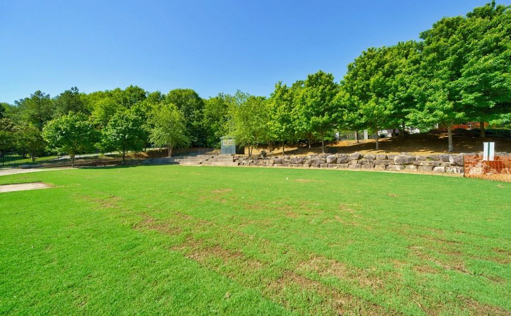 291 Deering Rd, Atlanta GA  30309-2203 exterior