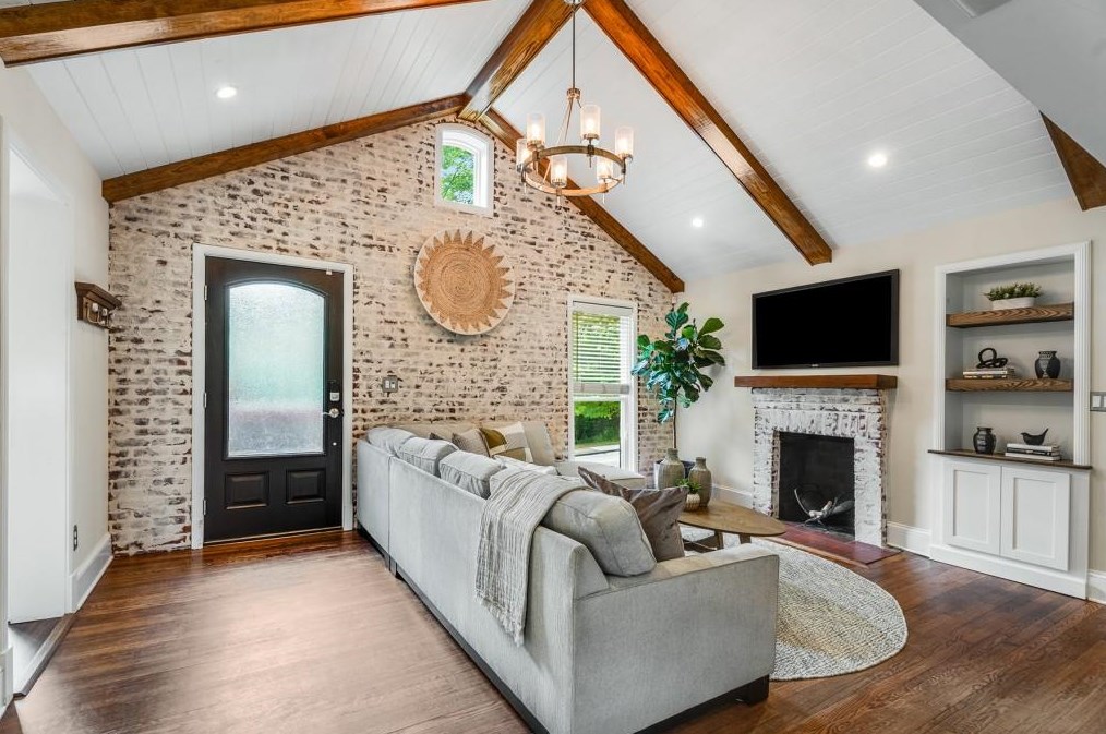 291 Deering Rd, Atlanta GA  30309-2203 exterior