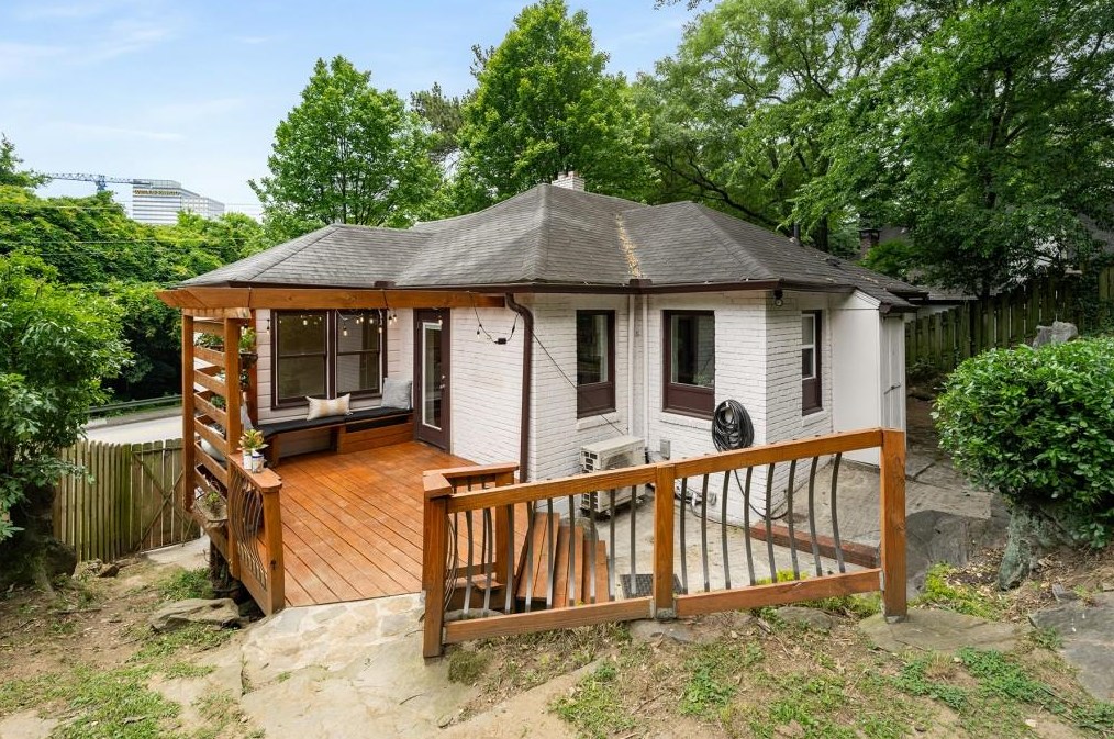 291 Deering Rd, Atlanta GA  30309-2203 exterior