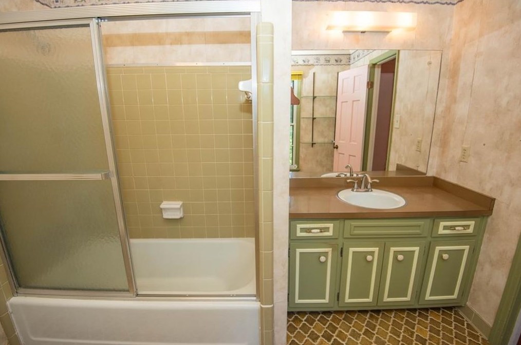 3549 Castlehill Ct, Tucker GA 30084 exterior