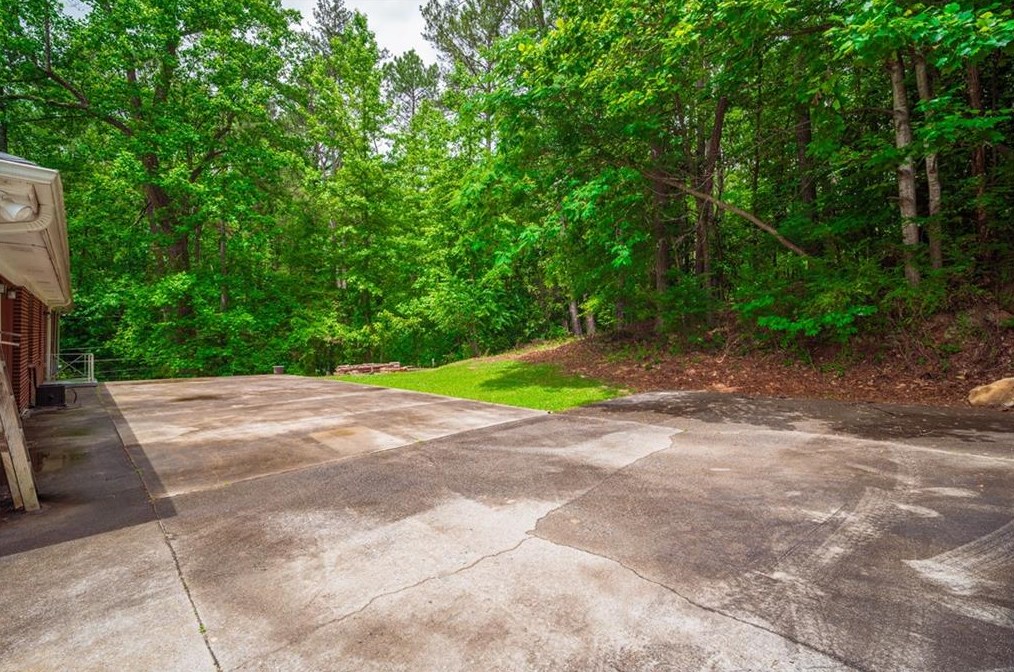 2169 Honeysuckle Ln, Atlanta GA  30311-3936 exterior