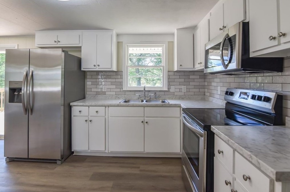 1031 Adrian Cir, Conyers GA  30094-5507 exterior