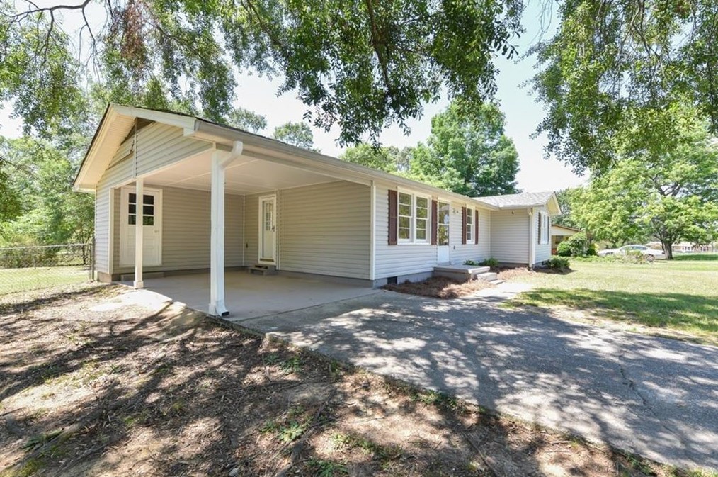 1031 Adrian Cir, Conyers GA  30094-5507 exterior