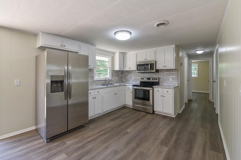 1031 Adrian Cir, Conyers GA  30094-5507 exterior