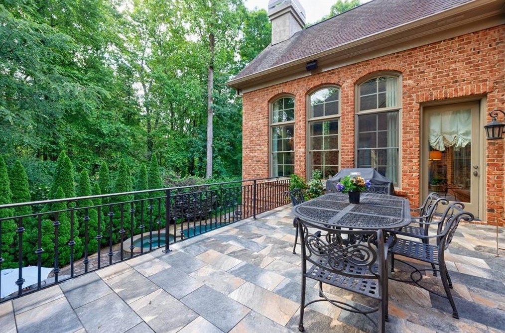 2904 Thurleston Ln, Duluth GA 30097-7470 exterior