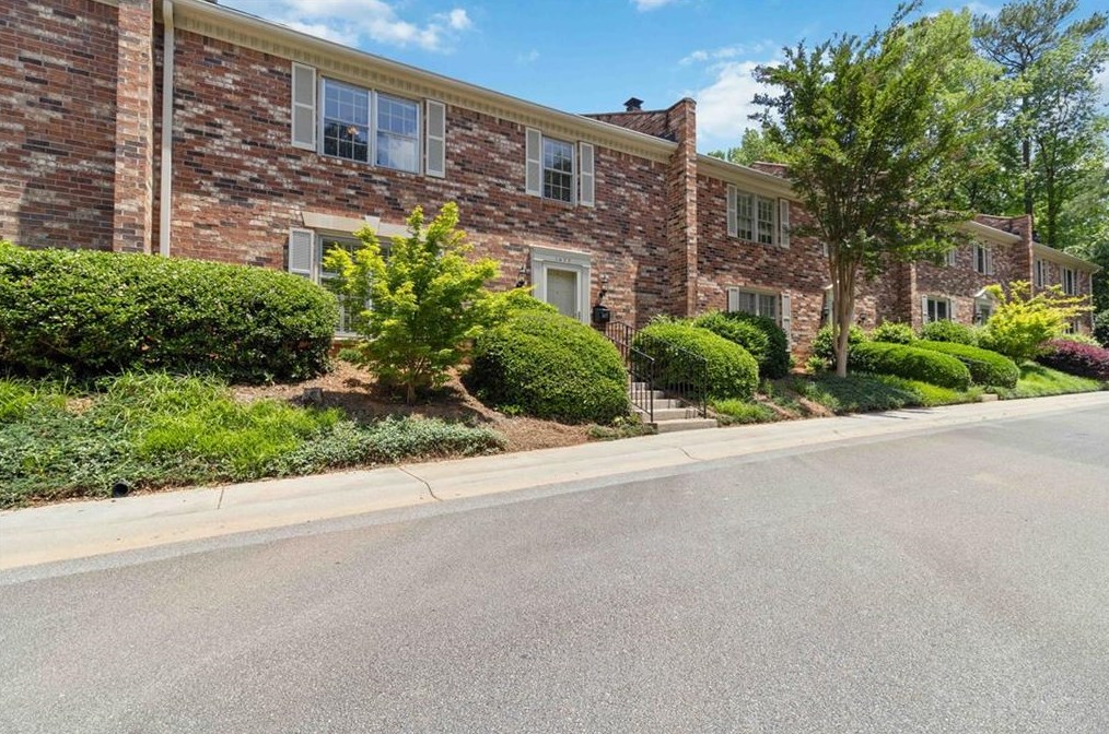 1477 Leafview Rd, Decatur GA  30033-2112 exterior