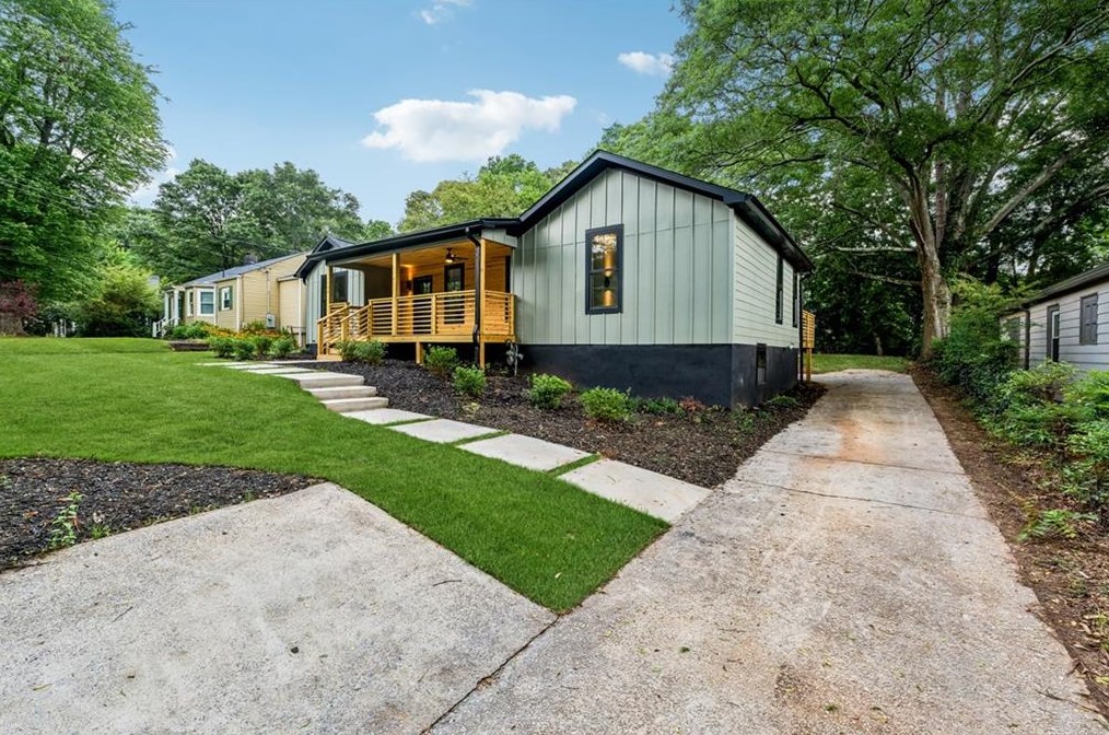 1100 Forrest Blvd, Decatur GA  30030-4736 exterior