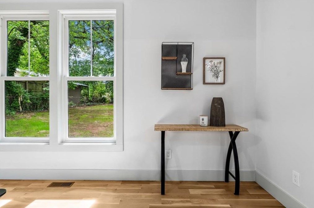 1100 Forrest Blvd, Decatur GA  30030-4736 exterior