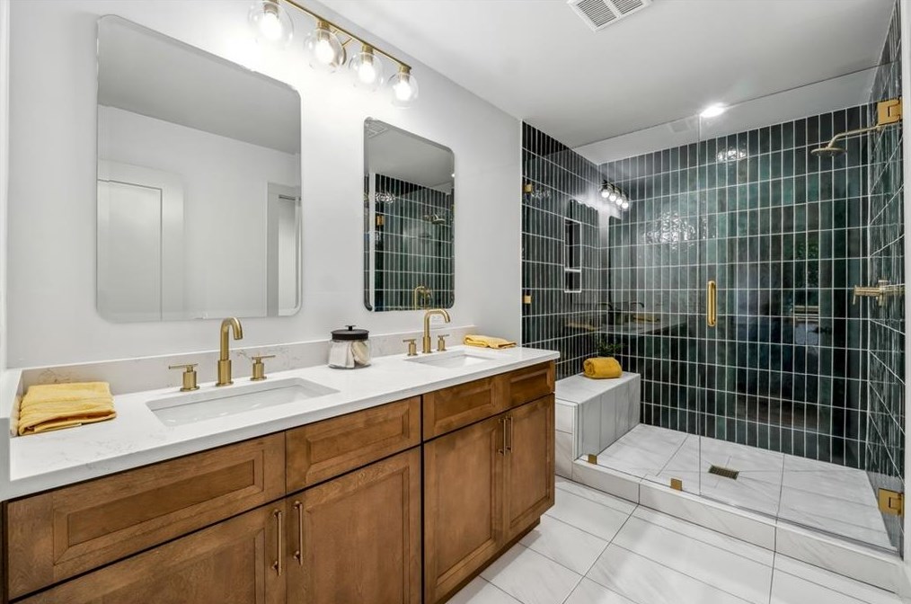 1100 Forrest Blvd, Decatur GA  30030-4736 exterior