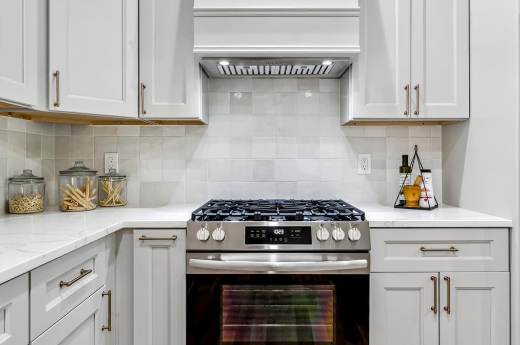 1100 Forrest Blvd, Decatur GA  30030-4736 exterior