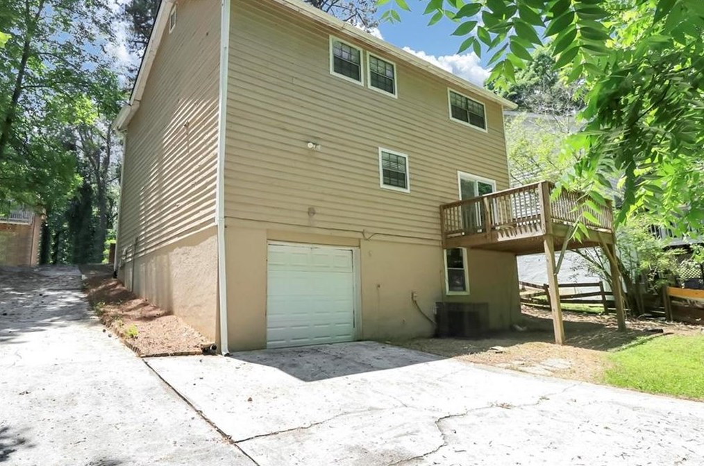 3868 Vly Brk Rd, Lithonia GA 30039-4281 exterior