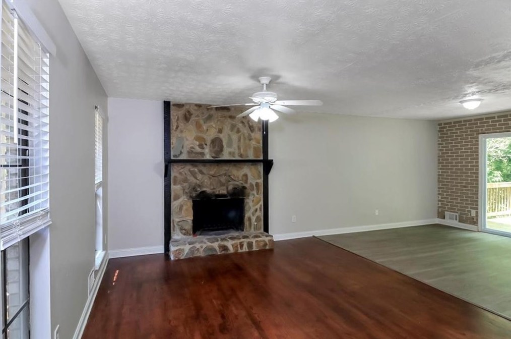 3868 Vly Brk Rd, Lithonia GA 30039-4281 exterior