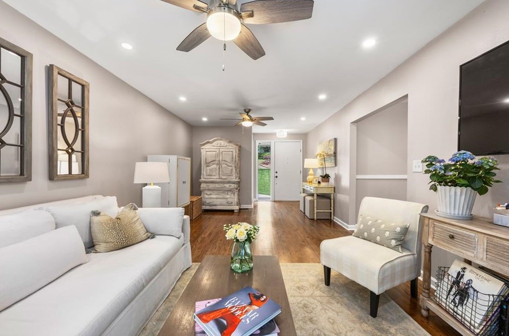 3660 Woodstream Cir, Atlanta GA  30319-2139 exterior