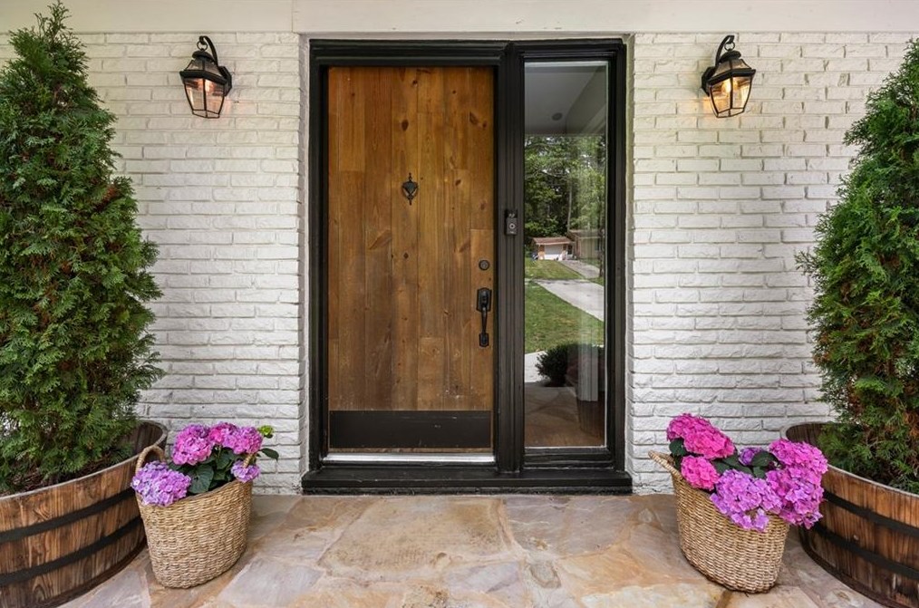 3660 Woodstream Cir, Atlanta GA  30319-2139 exterior