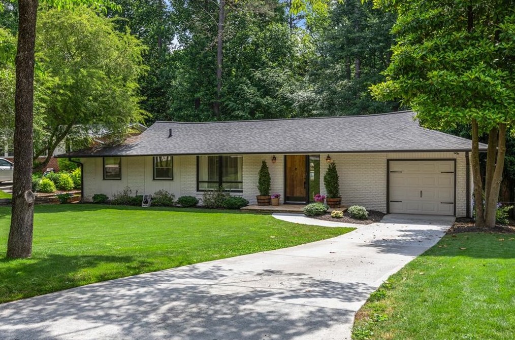 3660 Woodstream Cir, Atlanta GA  30319-2139 exterior
