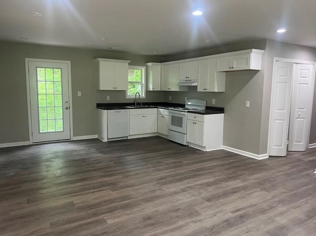 1996 Chestnut Log Dr, Lithia Springs GA  30122-3539 exterior