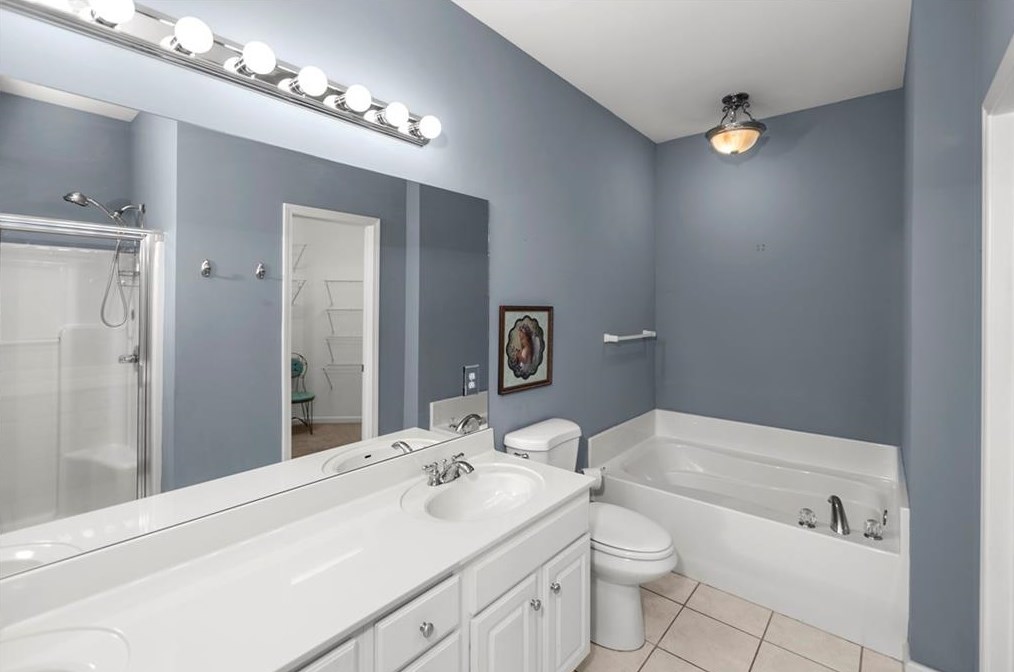 204 Regency Ln, Calhoun GA 30701-3543 exterior