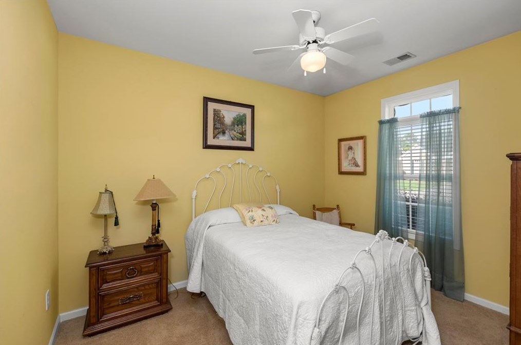 204 Regency Ln, Calhoun GA 30701-3543 exterior