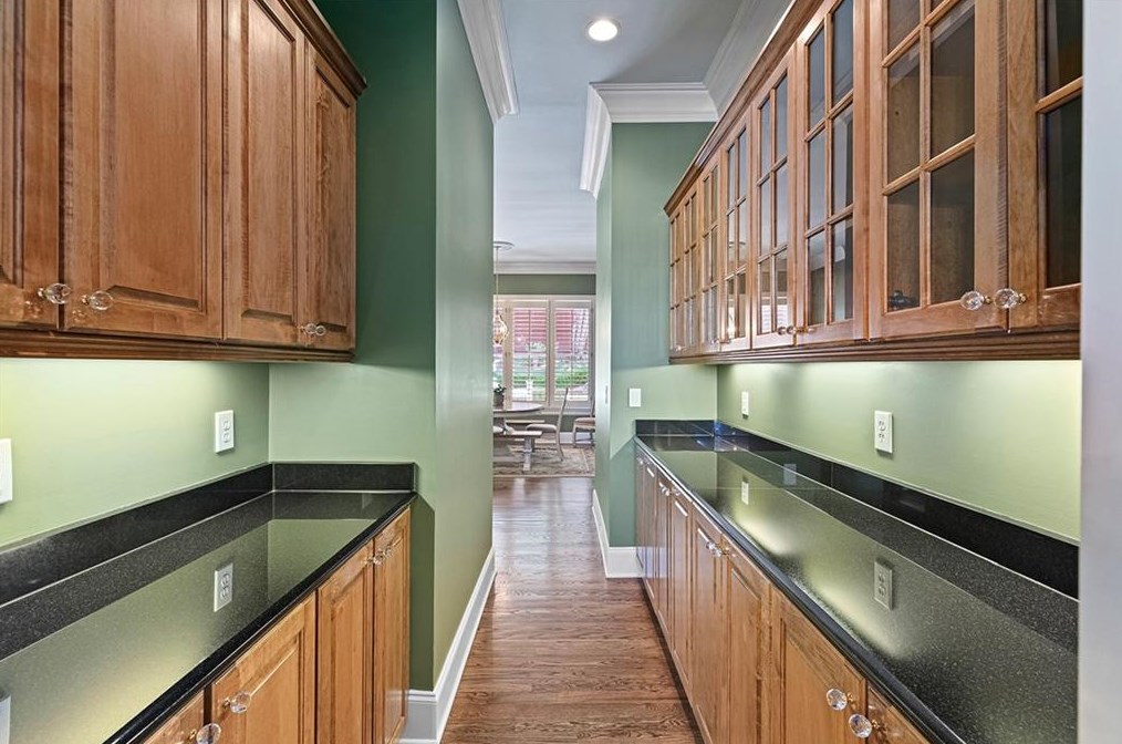 1168 Buckhead Valley Ct, Atlanta GA 30324-2793 exterior