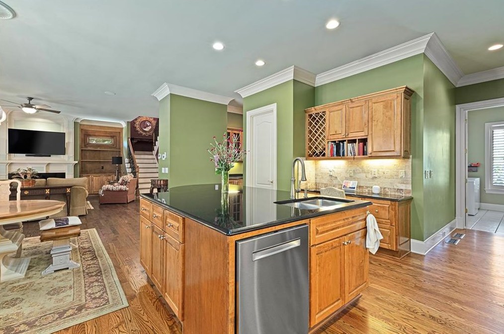 1168 Buckhead Valley Ct, Atlanta GA 30324-2793 exterior