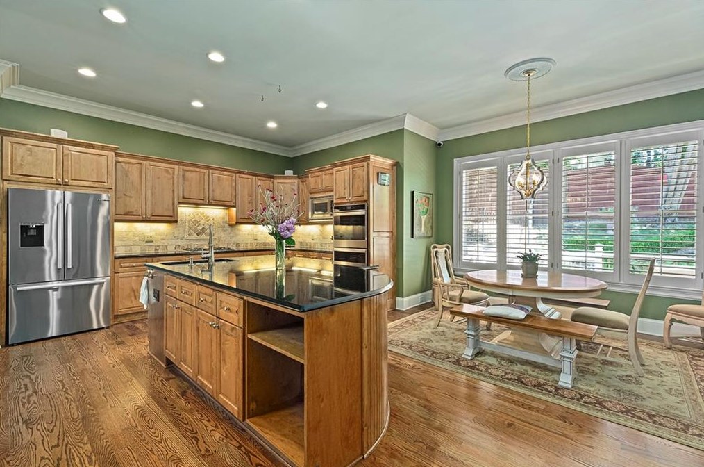 1168 Buckhead Valley Ct, Atlanta GA 30324-2793 exterior