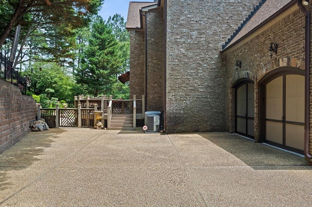 1168 Buckhead Valley Ct, Atlanta GA 30324-2793 exterior