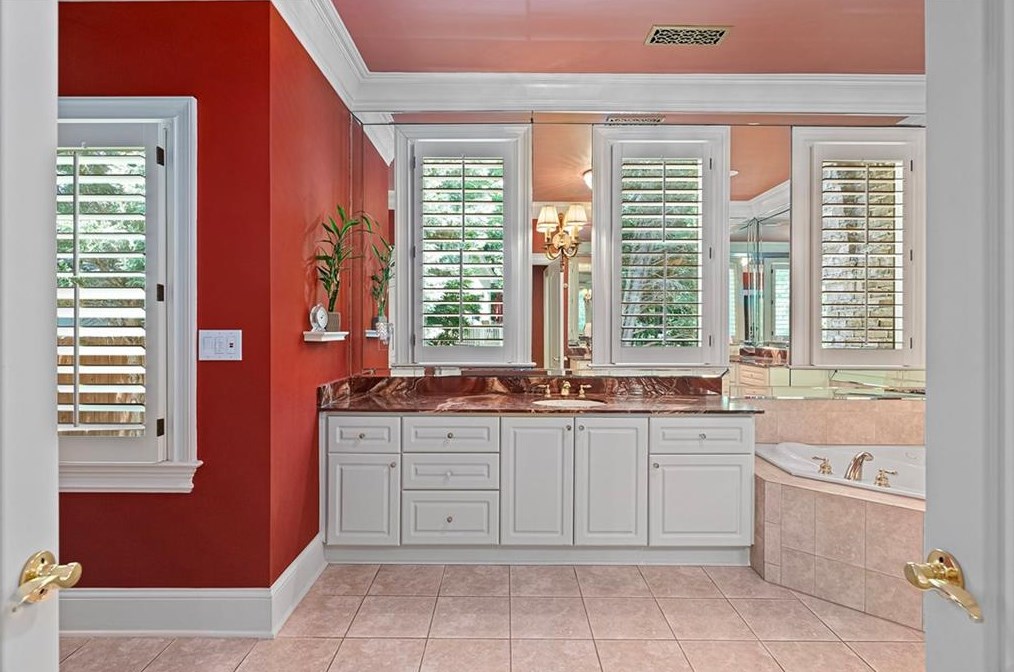 1168 Buckhead Valley Ct, Atlanta GA 30324-2793 exterior