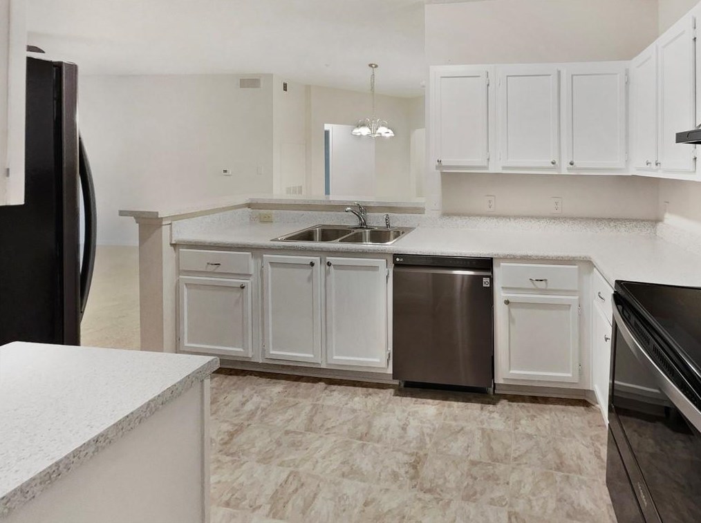 211 Vinings Frst Cir, Smyrna GA 30080-3919 exterior