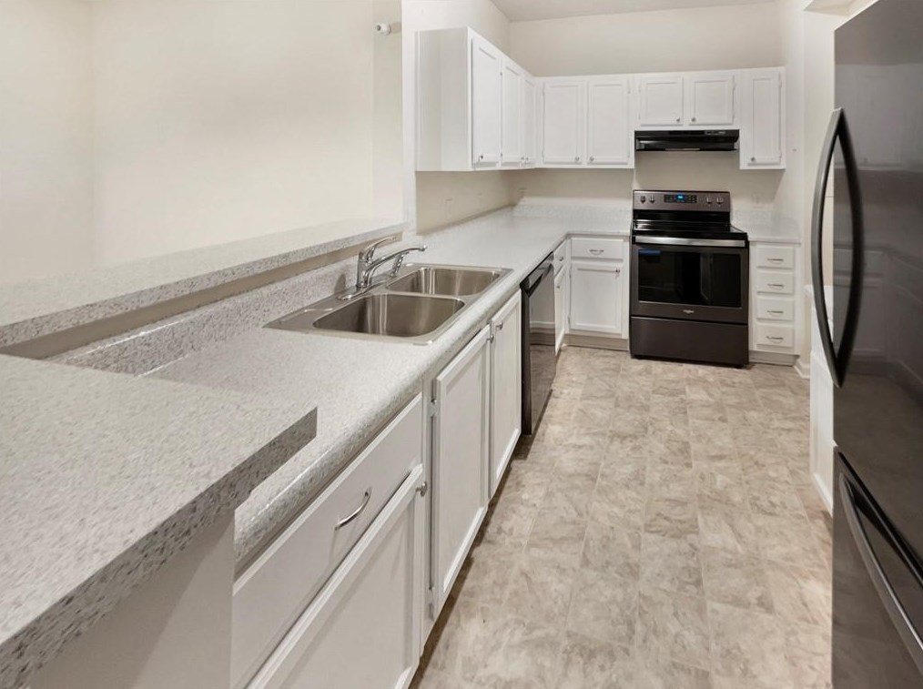 211 Vinings Frst Cir, Smyrna GA 30080-3919 exterior