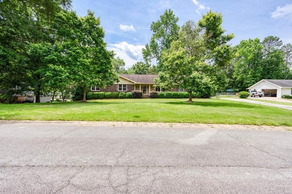 45 Country Roads Dr, Stockbridge GA  30281-1342 exterior