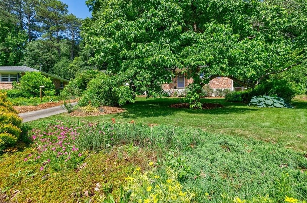 1166 Acacia Ct, Decatur GA  30033-3003 exterior