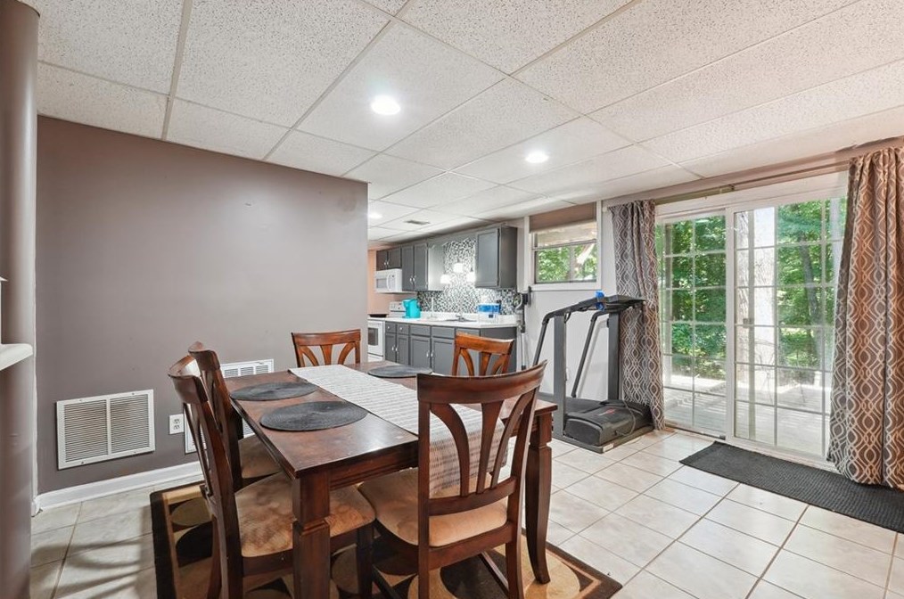 5008 Old Ivy Rd, Duluth GA 30096-2939 exterior