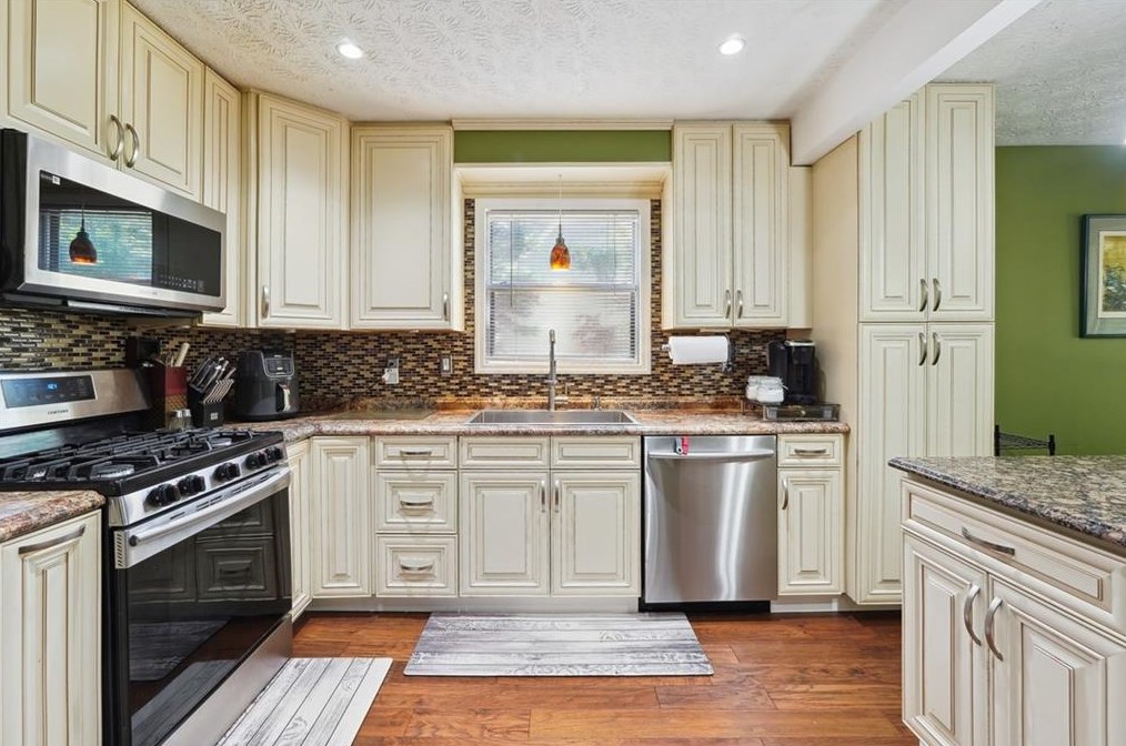 5008 Old Ivy Rd, Duluth GA 30096-2939 exterior