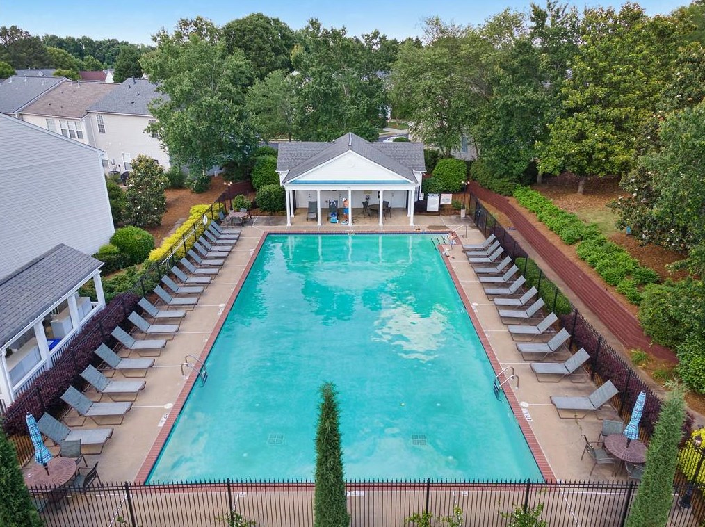 2802 Timbercreek Cir, Roswell GA  30076-8806 exterior