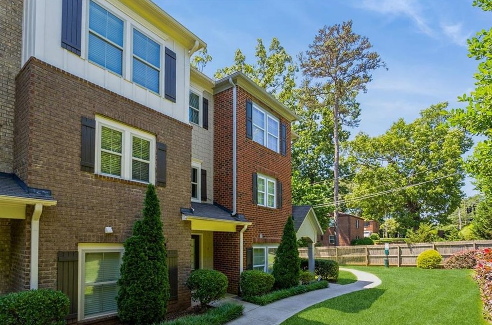 3056 Turman Cir, Decatur GA  30033-3249 exterior